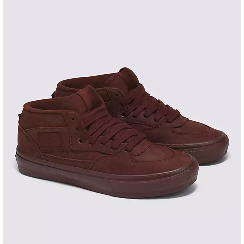 Vans Skate Half Cab Mono Chocolate
VN0ASFCDCHC
Sneakers new